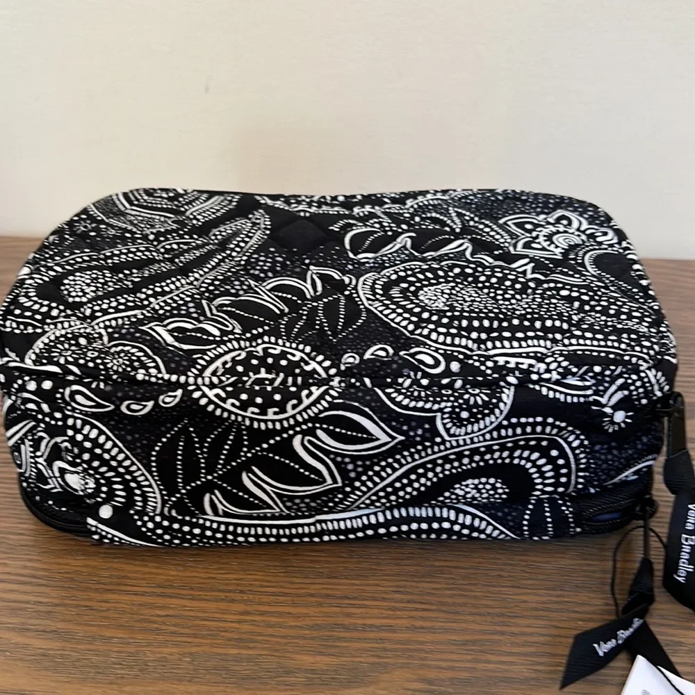 NEW Vera Bradley Blush & Brush Makeup Case in Stellar Paisley